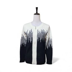 NWT Black and White Vertical Print Zip Up Sweater